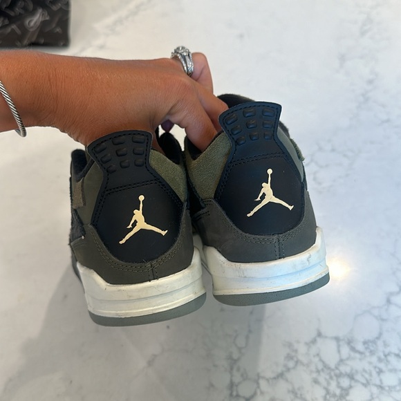 Jordan’s - Picture 4 of 4